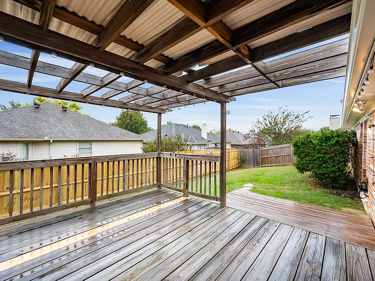 614 Douglas Dr — Photo 25