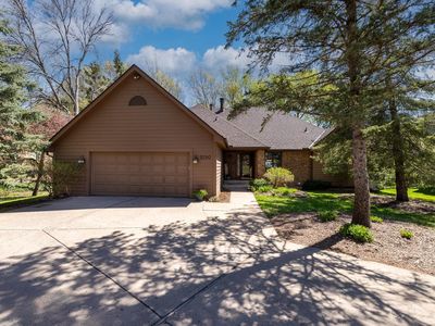 5290 Lakeview Ave, White Bear Township, MN, 55110