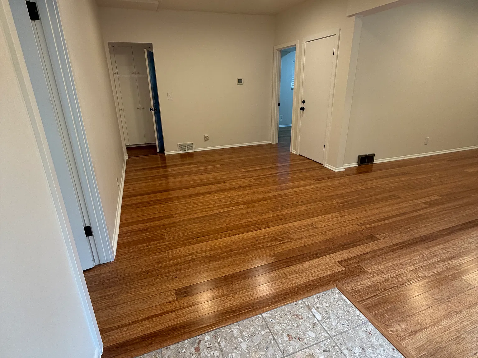 2 bed, 1000 sqft, $2,695 — Photo 2