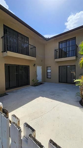 1st image of 1458 N Lawnwood Cir APT 28D