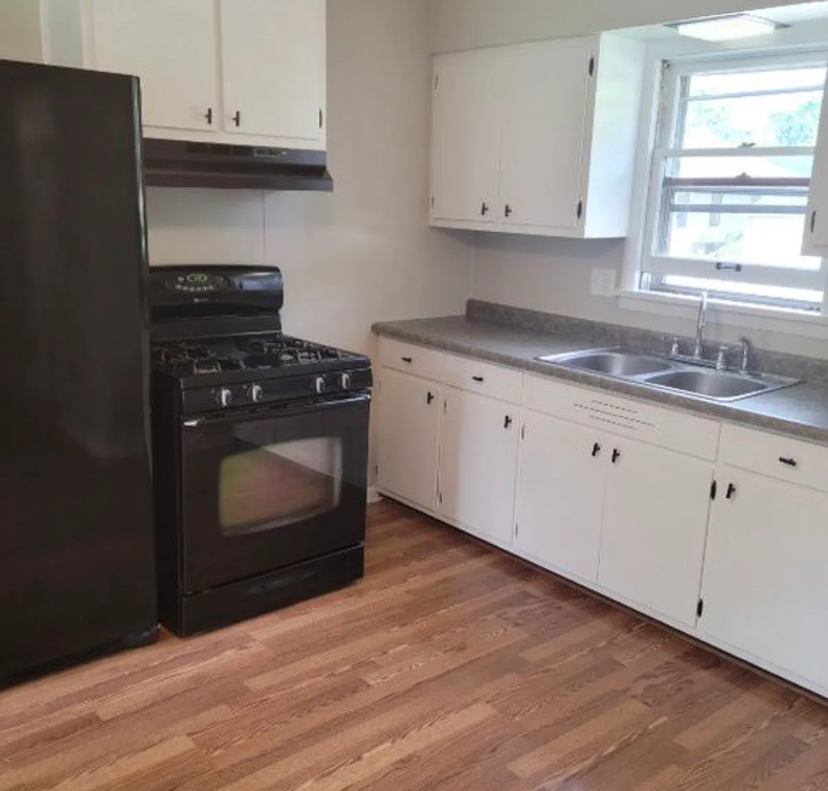 3 bed, 1.5 bath, $1,850 — Photo 4