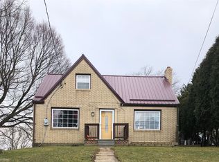 156 Hindman Ln, Weirton, WV 26062