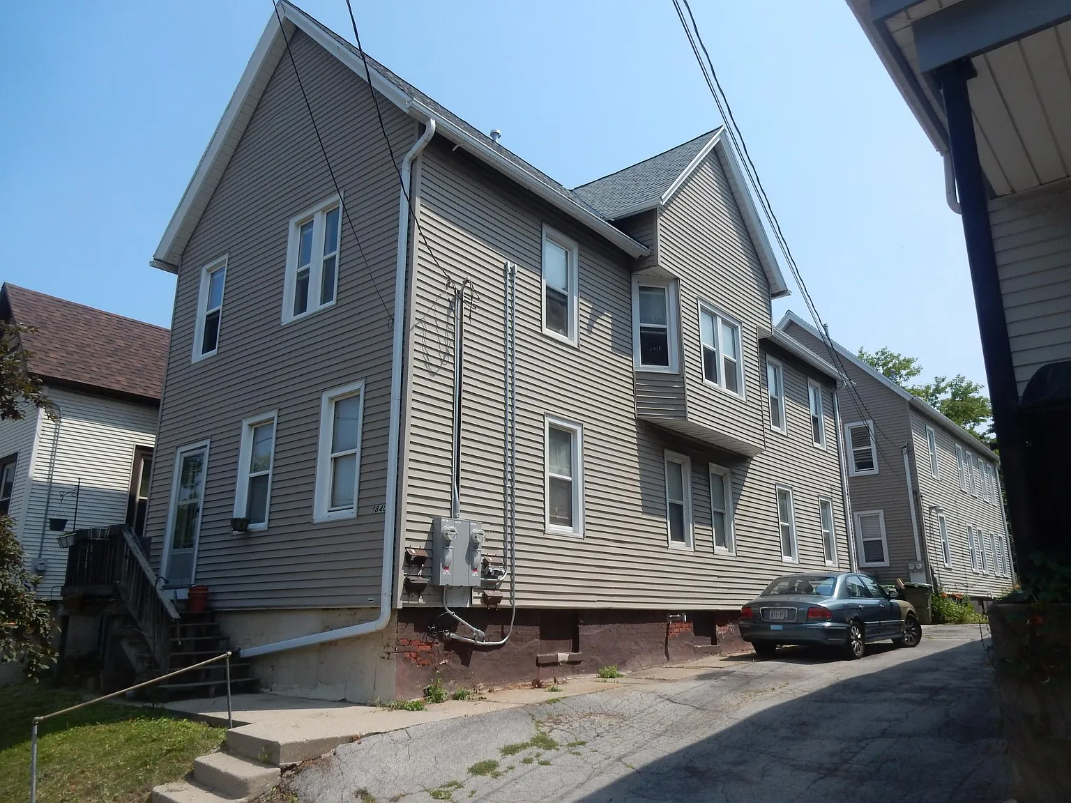 2 bed, 850 sqft, $1,195 — Photo 1
