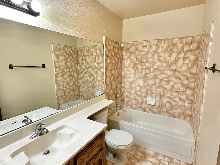 2045 S 14th Ave #65 — Photo 15