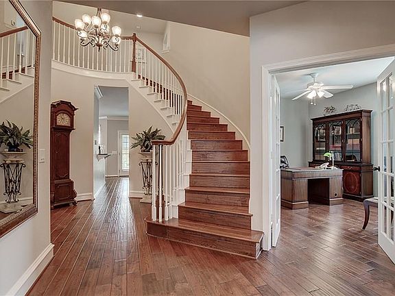 4th image of 9012 Riverchase Dr