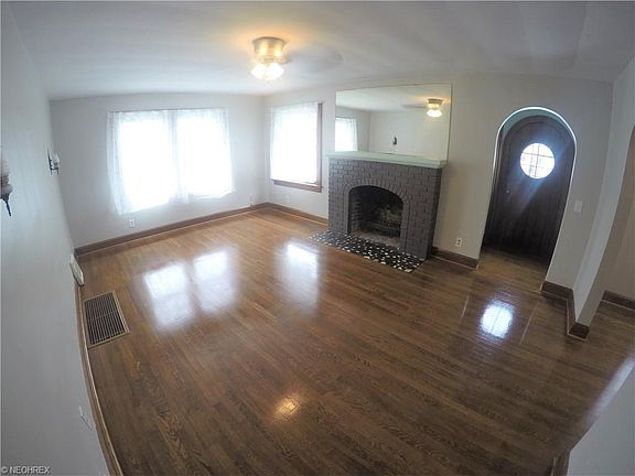 4th image of 125 W Schultz Ave