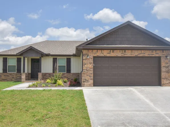 1631 Seattle Slew St, Prairie Grove, AR 72753
