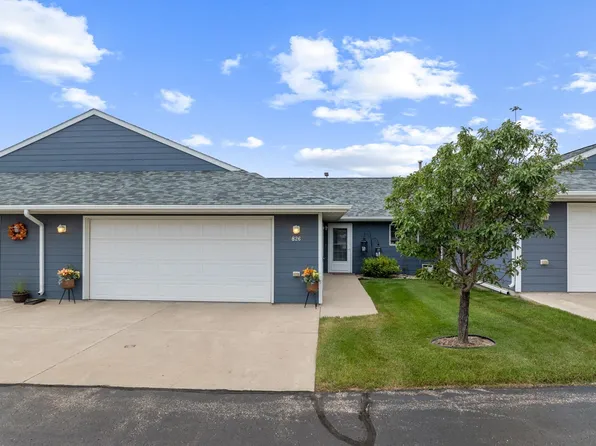 826 24th Ave SW #7, Minot, ND 58701