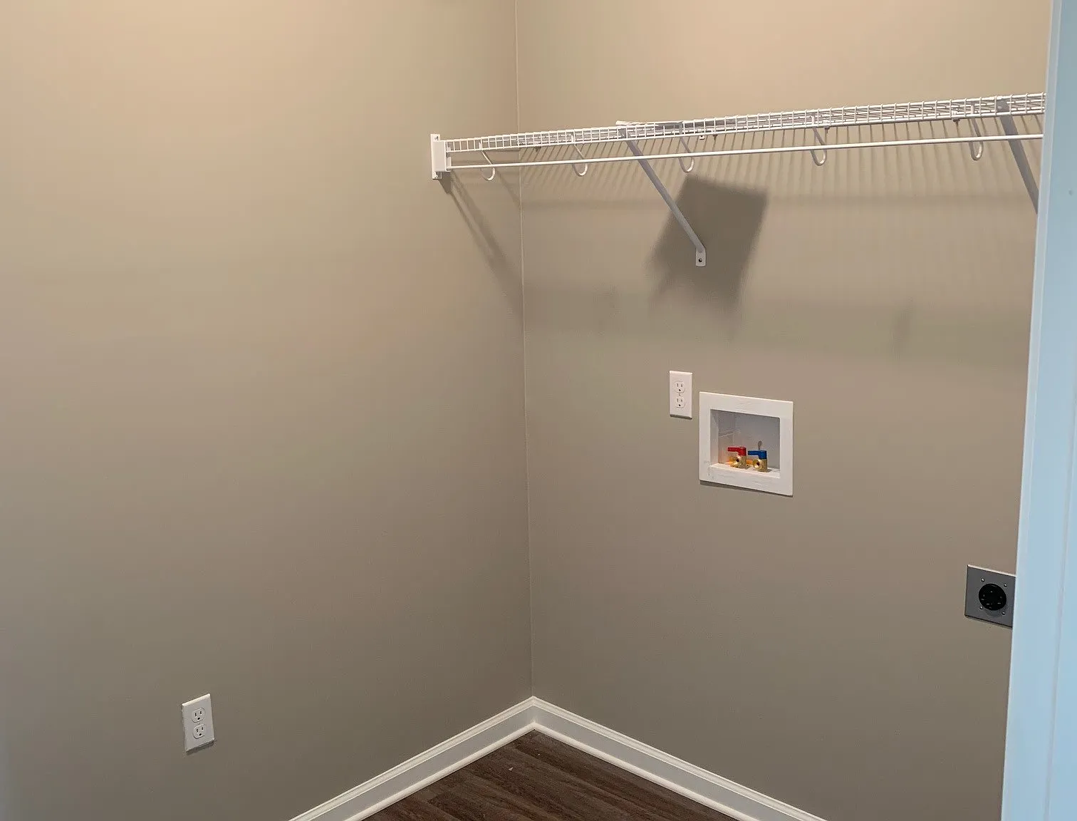 3 bed, 10 sqft, $1,725 — Photo 3