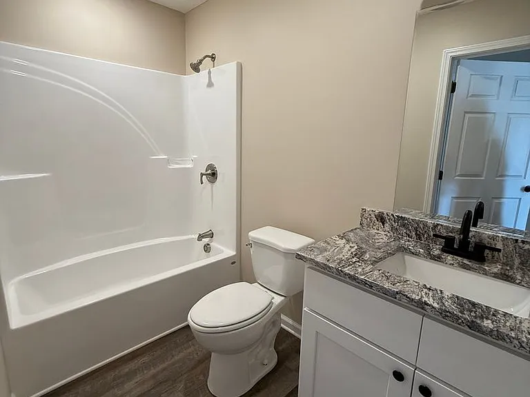 100 Crestview Dr — Photo 9