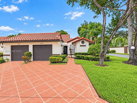 2nd image of 6063 Kings Gate Cir