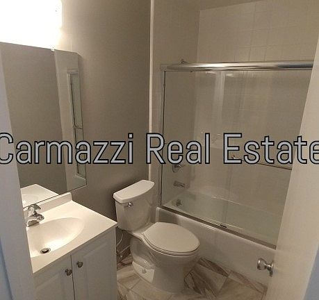 4th image of 2465 American River Dr