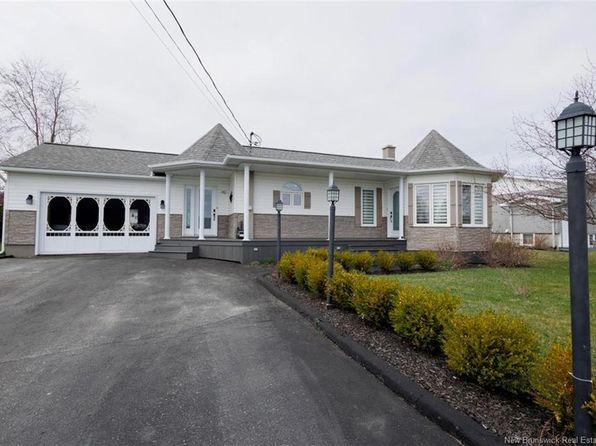42 Ringuette St, Sainte Anne De Madawaska, NB E7E 1G1