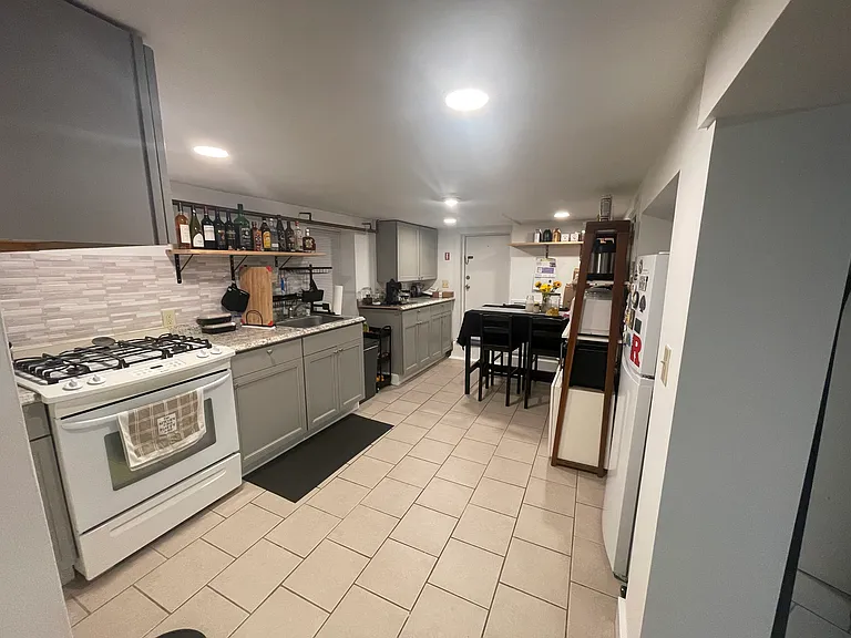 21 Sabina St #1 — Photo 6