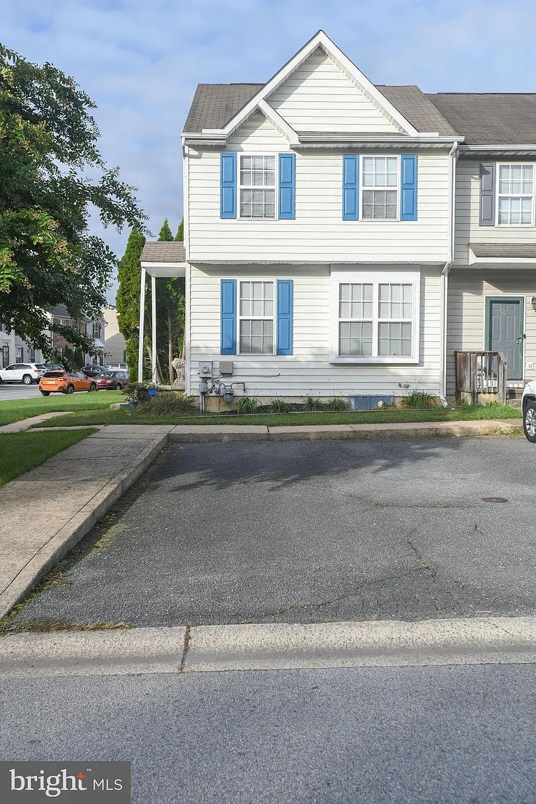 18 Alexis Dr photo 1