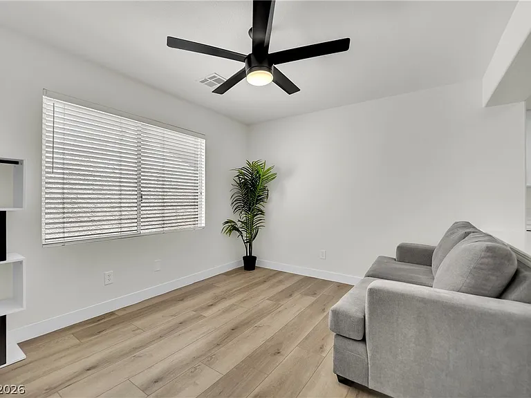 2560 Sundew Ave — Photo 6