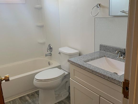 3rd image of 326 E 12th St #B