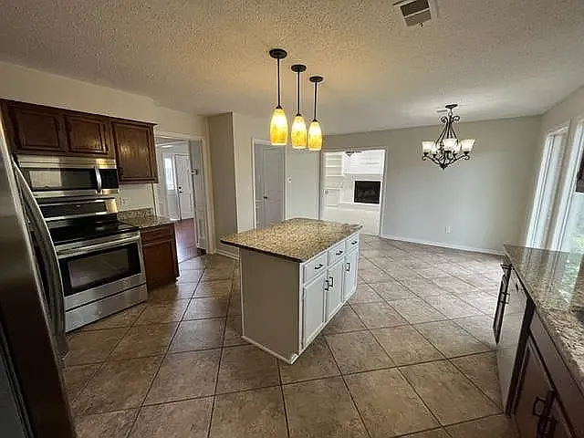 743 Grovewood Dr — Photo 8