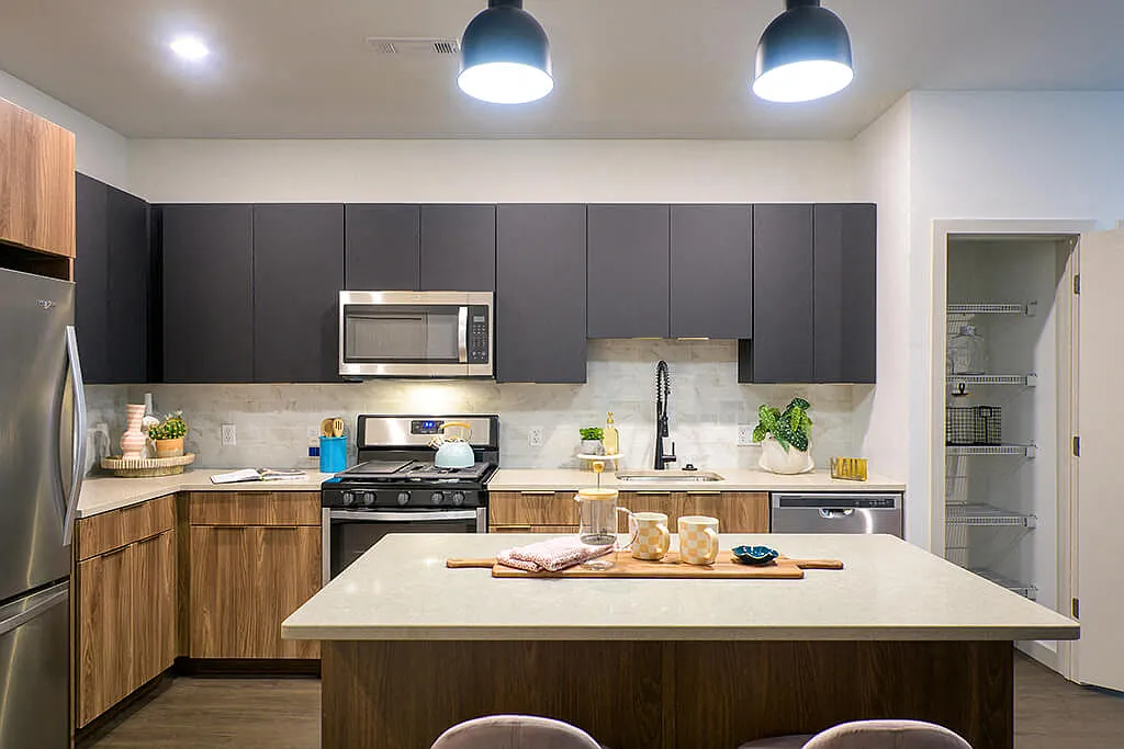 V2 Apartments — Photo 2