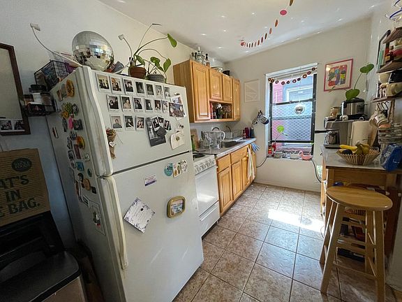 2nd image of 53 Clifton Pl APT 4A