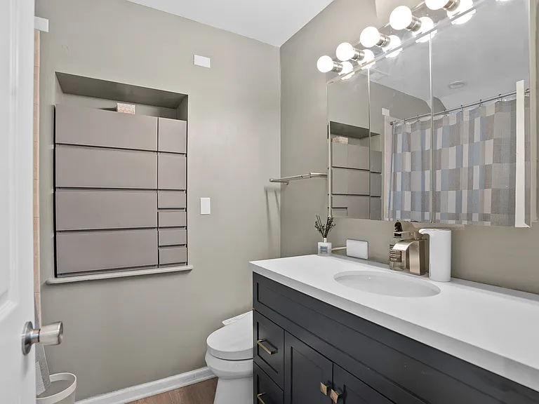1632 W Blackhawk St #1 — Photo 17