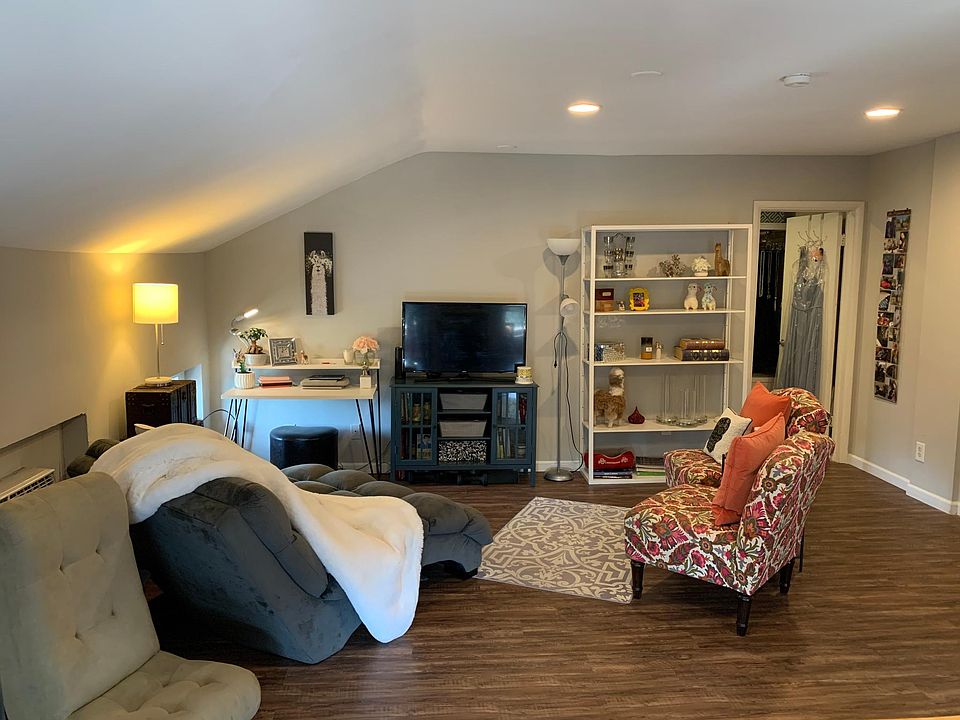 1st image of 1076 Neil Ave APT 3A