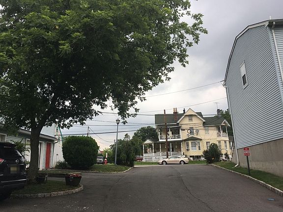 4th image of 23A Washington Dr