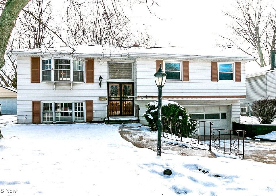 1st image of 36548 Lakehurst Dr
