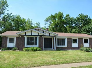 8 Windsong Ct, Florissant, MO 63031