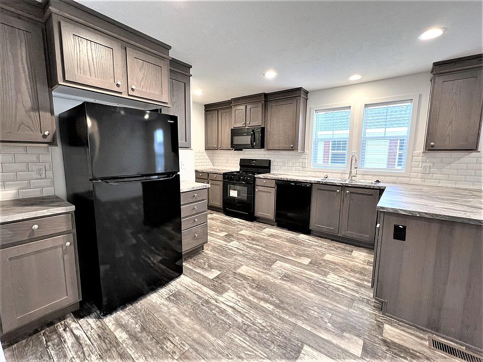 1st image of 5462 Suffolk Dr