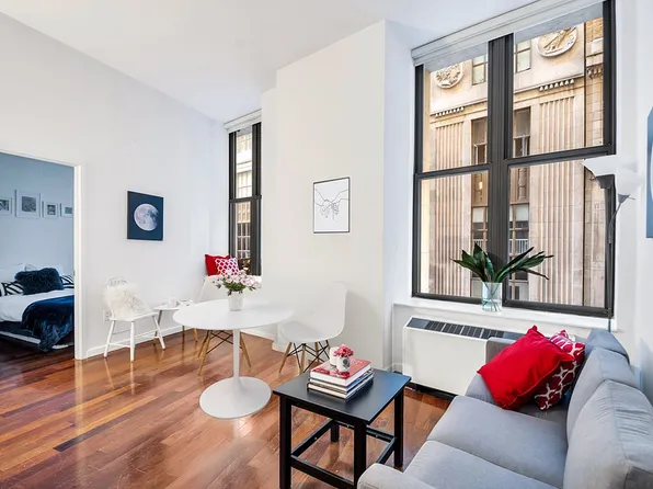 1 Wall Street Ct APT 209, New York, NY 10005