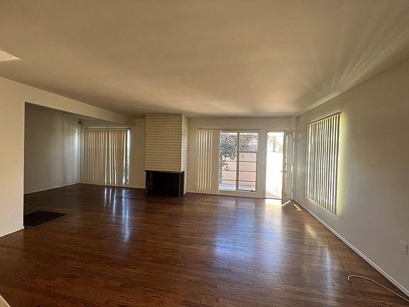 4th image of 895 W Huntington Dr #A