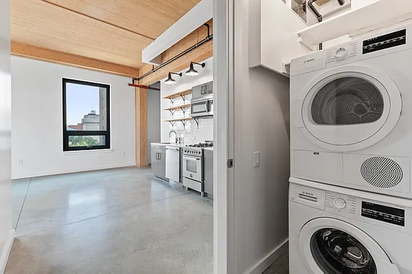 Rented by Greystar | media 10