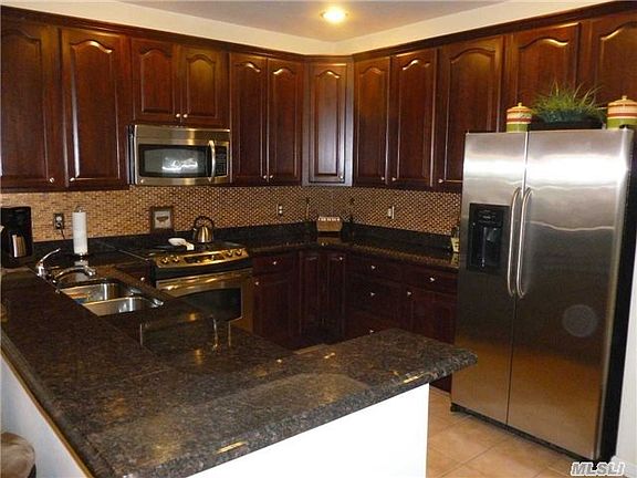 4th image of 25 Strangford Ct