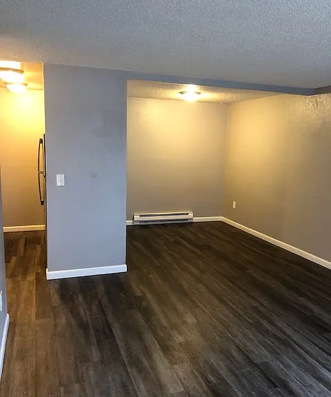 Emerald Place Apartments — Photo 21