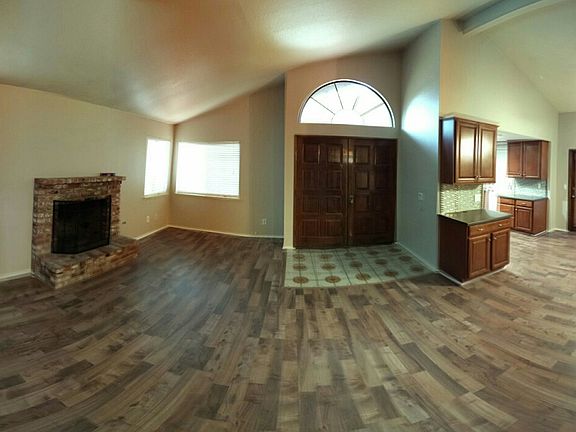 3115 Glad Way