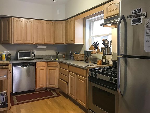 3rd image of 4851 N Claremont Ave
