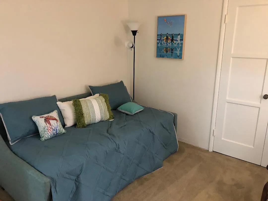 Studio, 350 sqft, $1,650 — Photo 3