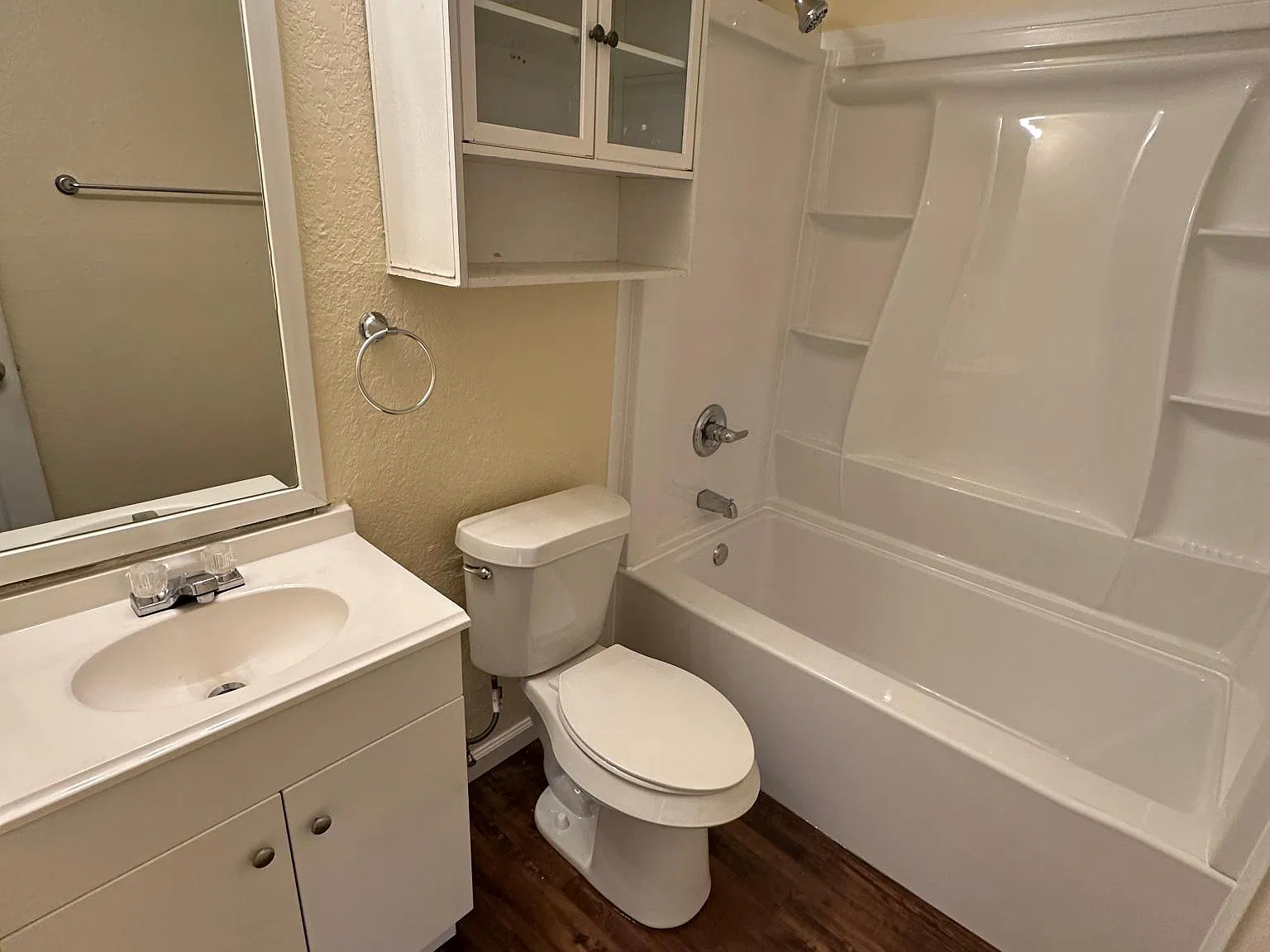 2 bed, 1.5 bath, 1000 sqft, $1,045 — Photo 4