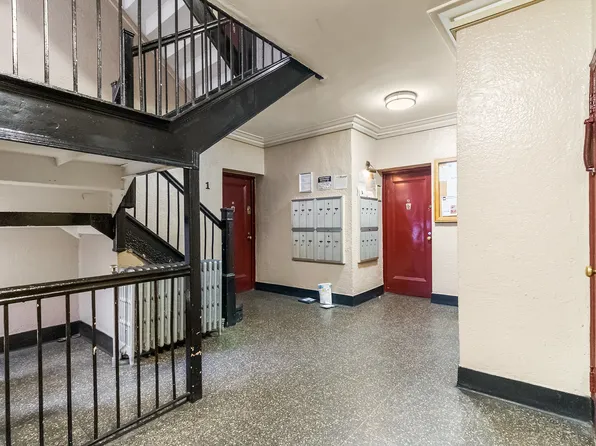 43-10 48th Avenue image 4 of 13