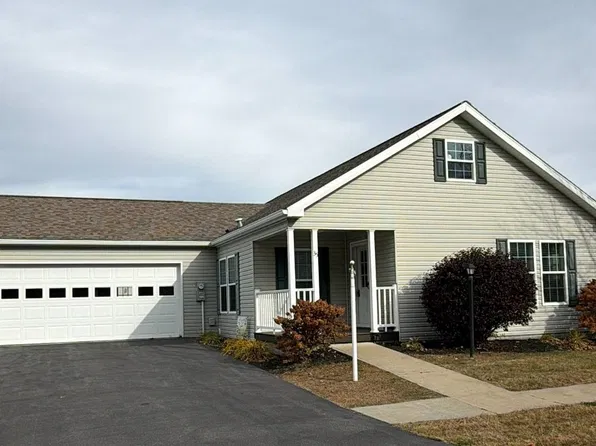 35 Elm St, Gansevoort, NY 12831