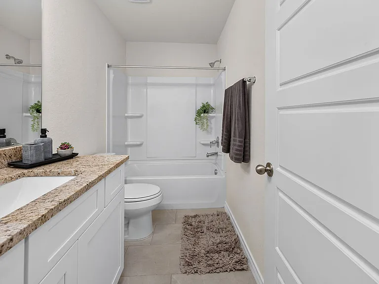 310 W Evergreen St #101 — Photo 9