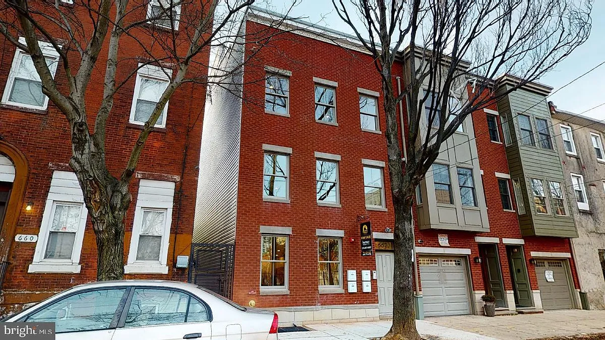 Building Photo - 662 N 15th St #1