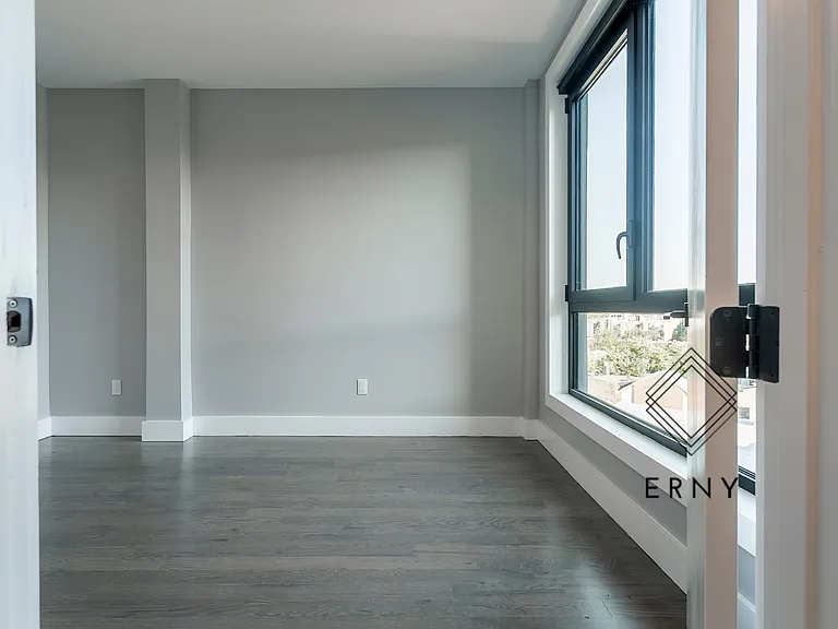 1096 Broadway #5R — Photo 14