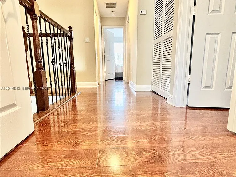 9109 Dupont Pl — Photo 26