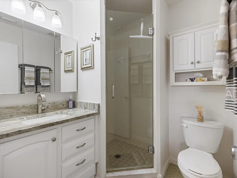 431 Airport Ave E #207 — Photo 21