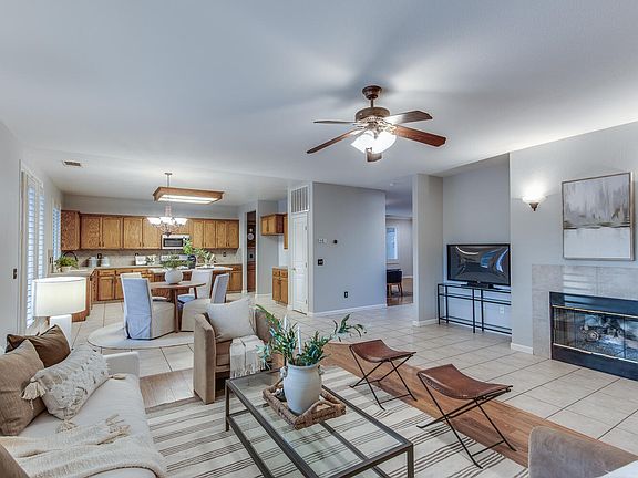 3rd image of 2449 N Oak Grove Court