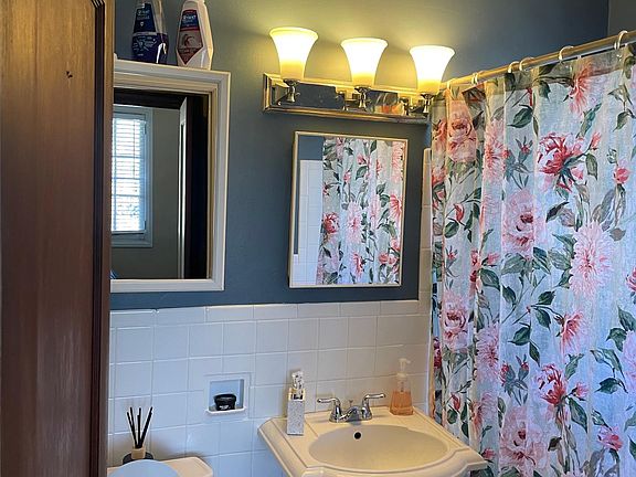 5th image of 2533 E 11th Ave APT 203