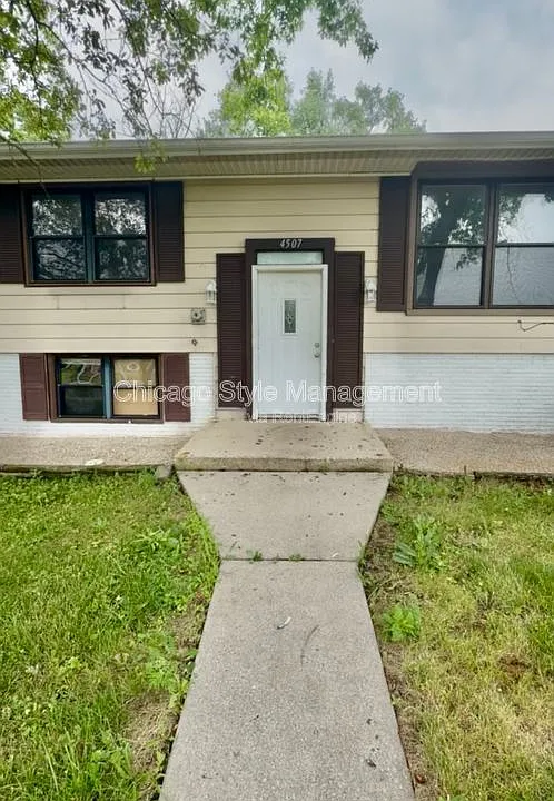 4507 Balmoral Dr