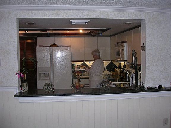 Ktchn Pass-thru to DR